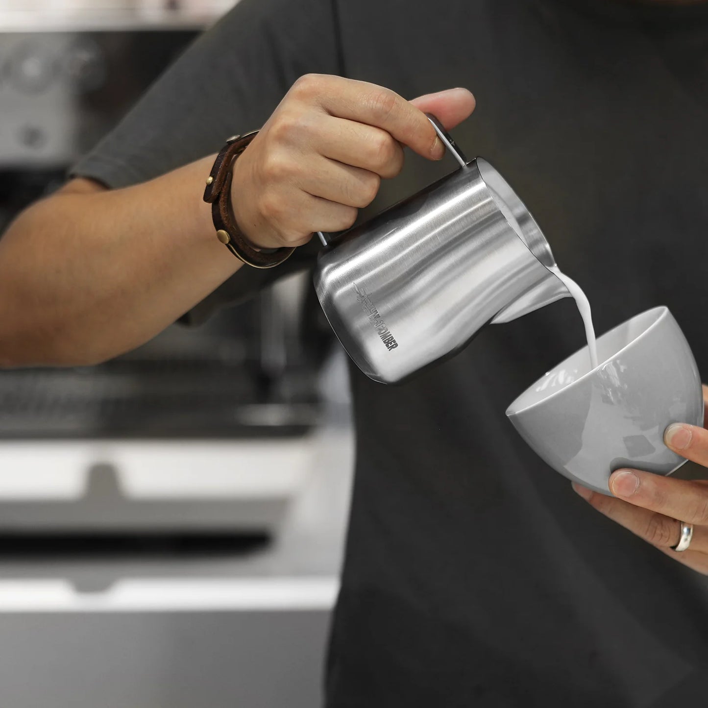 MHW-3BOMBER TURBO MILK PITCHER